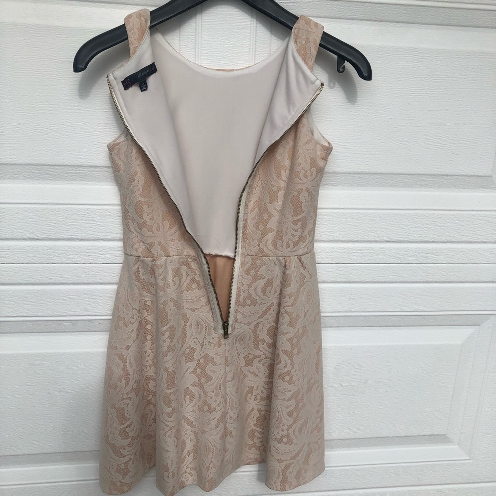 XS Off White Lace Flower Midi Dress - Picture 6 of 7